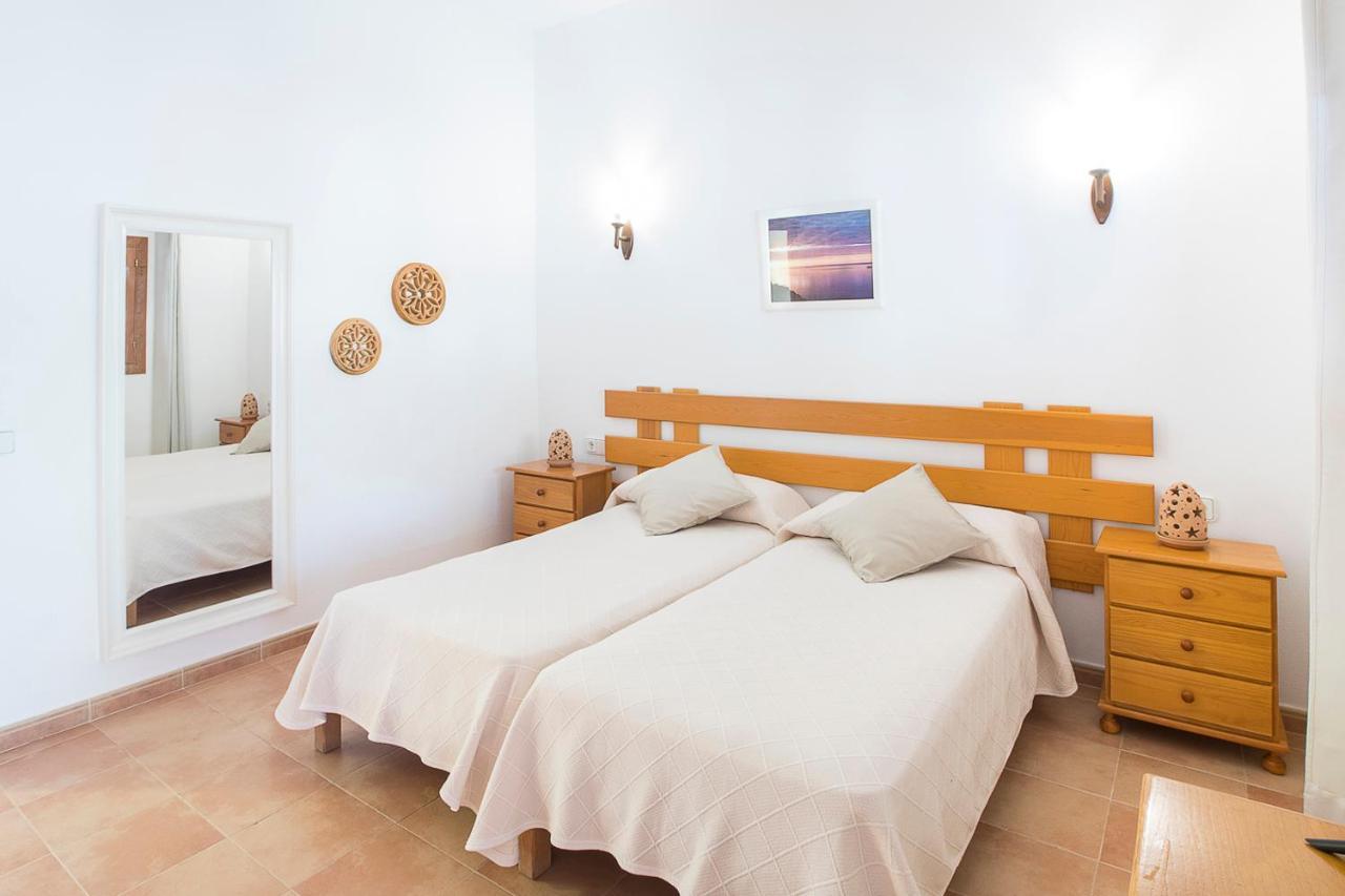 Apartamentos Molina 9-10-11 Es Calo  Εξωτερικό φωτογραφία